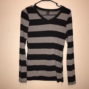 A rue 21 long sleeve top nice fit